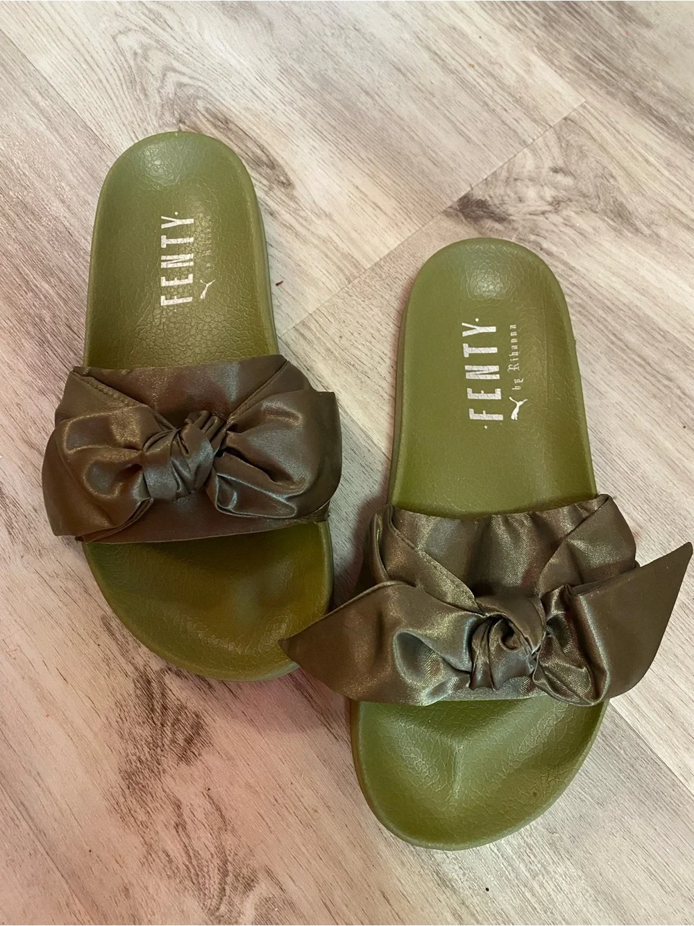 Fenty Puma Olive Green Bow Slide Sandals- NWT UK size 5 US size 7.5 Women’s