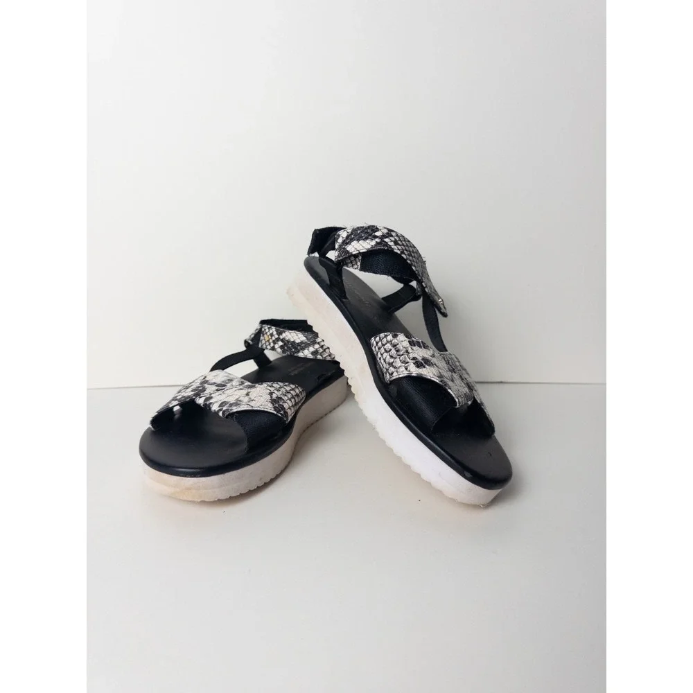 Kate Spade Charlee Black Pate‎ Snakeskin Print Sandals US 10