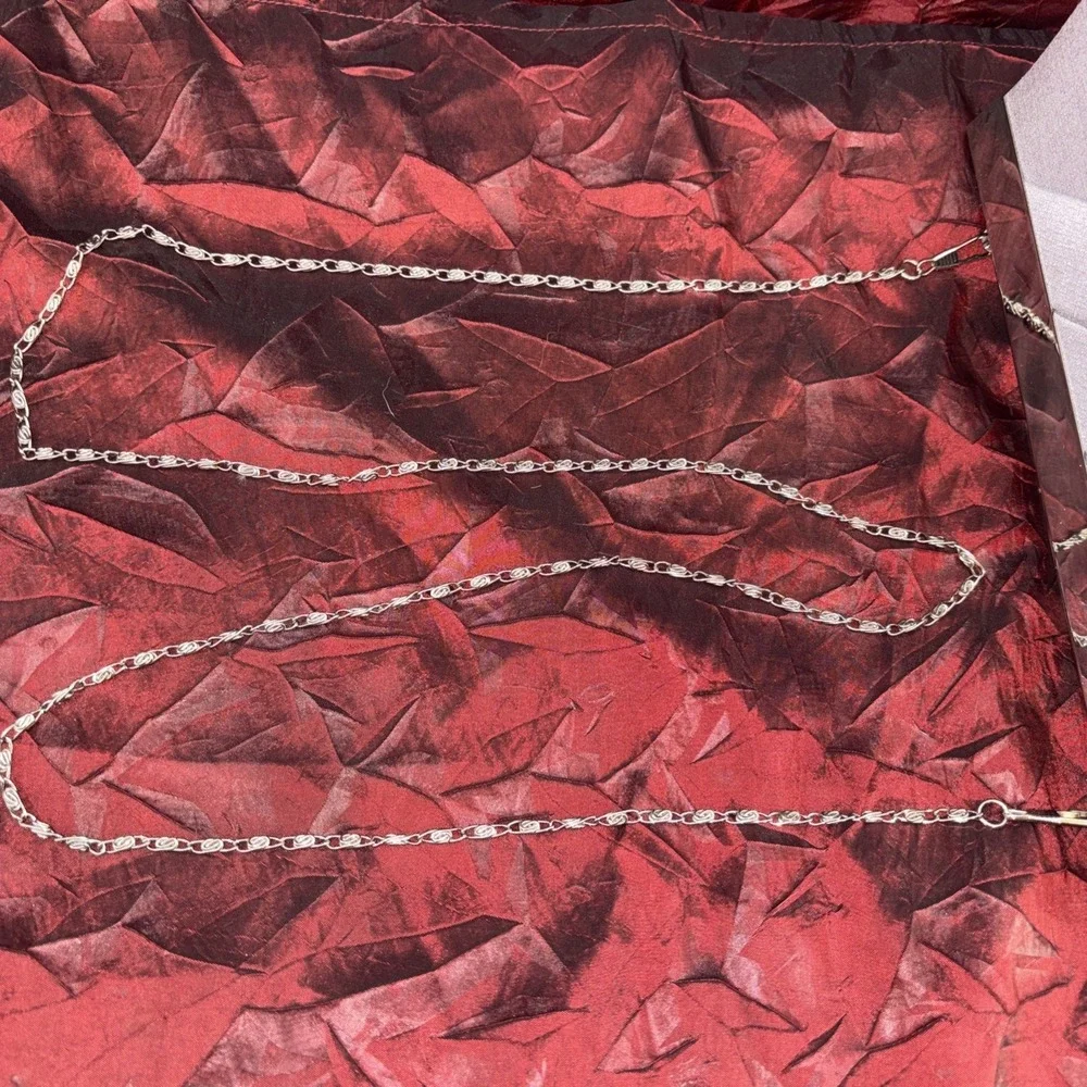 Estee & Lilly Silver Metallic Woven Shiny Chain Crossbody Clutch Evening EUC