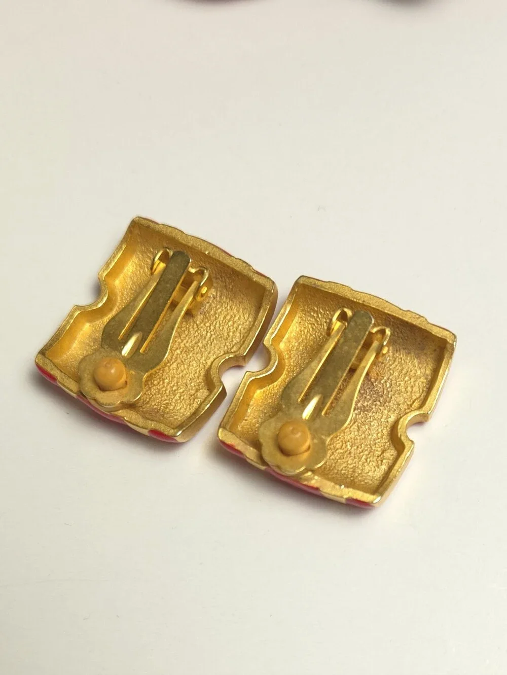 Vintage evaluate vary these