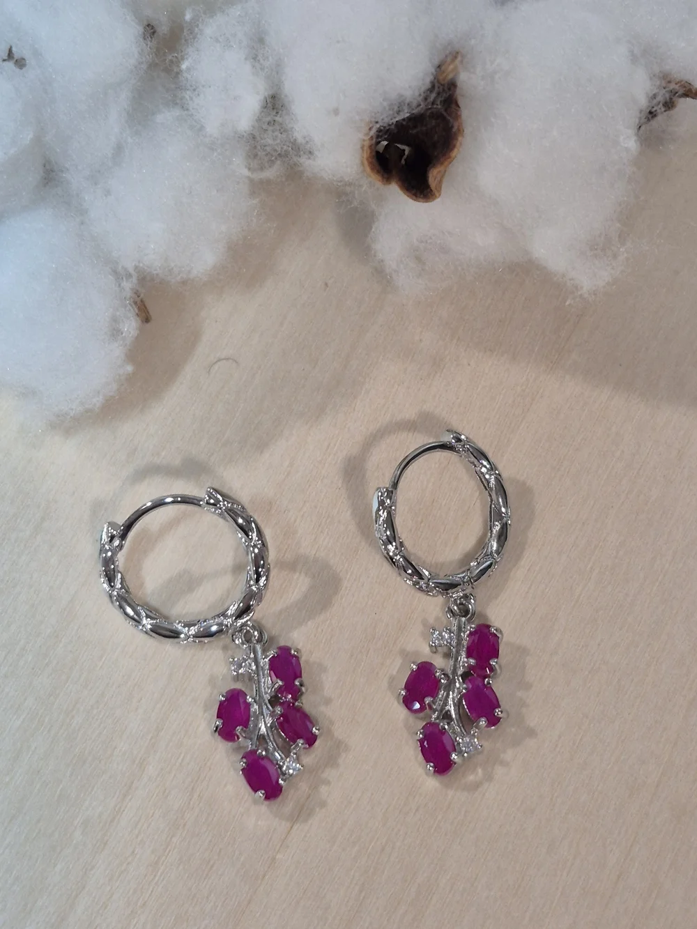🎉🎉NEW🎉🎉 STUNNING!! SS Oval RUBY Hoop Dangle Earrings