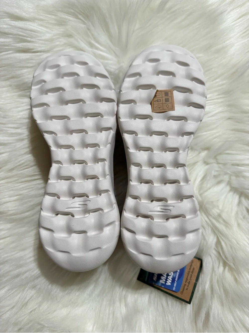 Skechers machine knit aurora