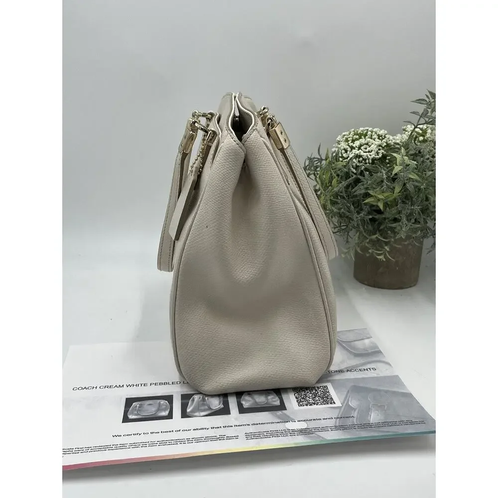 Coach authenticated minetta