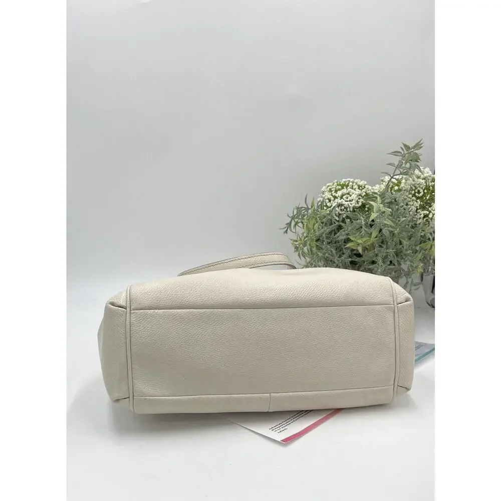 Coach authenticated minetta
