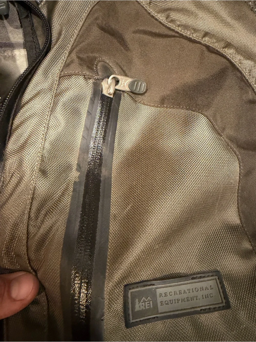REI Tactical Olive Green Men’s Slingback Backpack