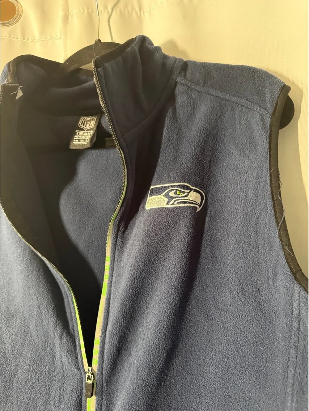 Seattle Seahawks NFL Team Apparel Navy Fleece Vest Sz M - Twelfth Man Football