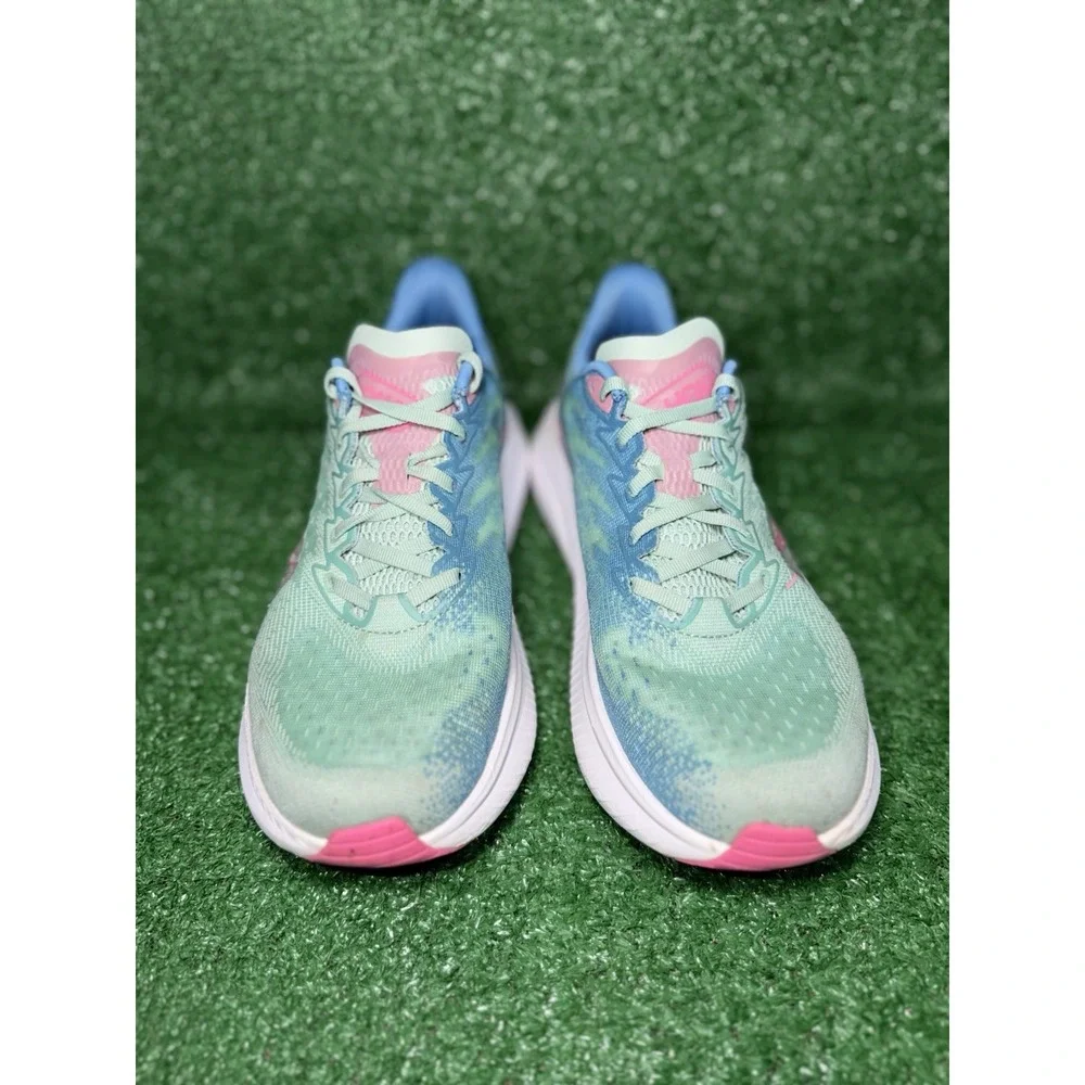Hoka One One hoka one