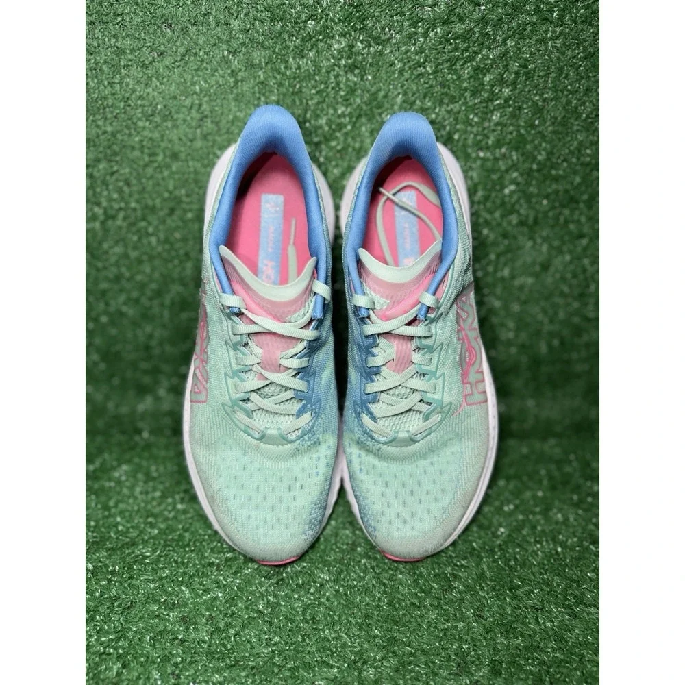 Hoka One One hoka one