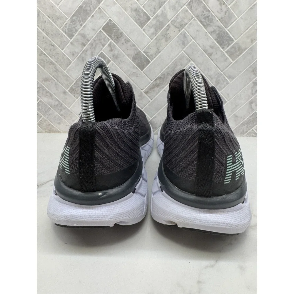 Hoka One One hoka one