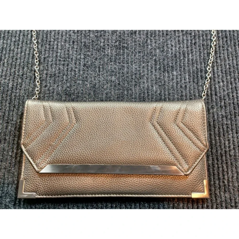 Silpada Elegant Metallic Chain Clutch Crossbody, removable chain, purple‎ lining