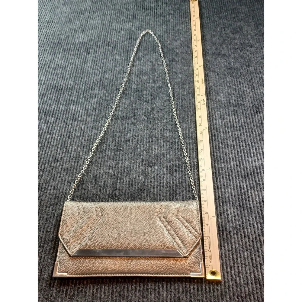Silpada Elegant Metallic Chain Clutch Crossbody, removable chain, purple‎ lining
