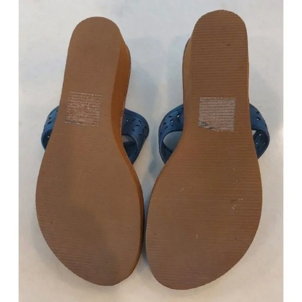 N/A blue platform