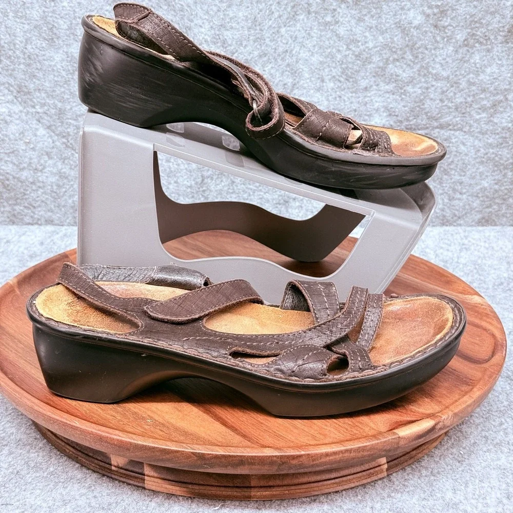 Naot shoes womens