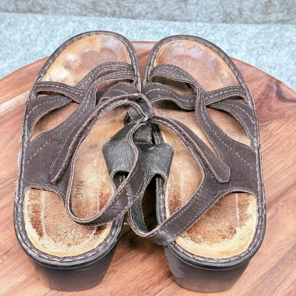 Naot shoes womens