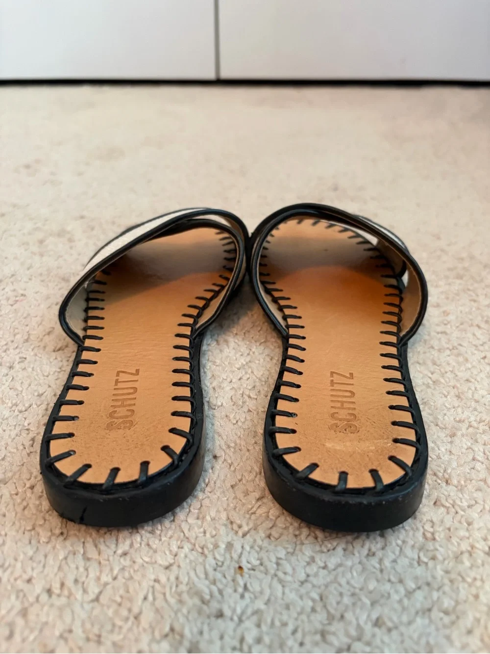 SCHUTZ makes make details