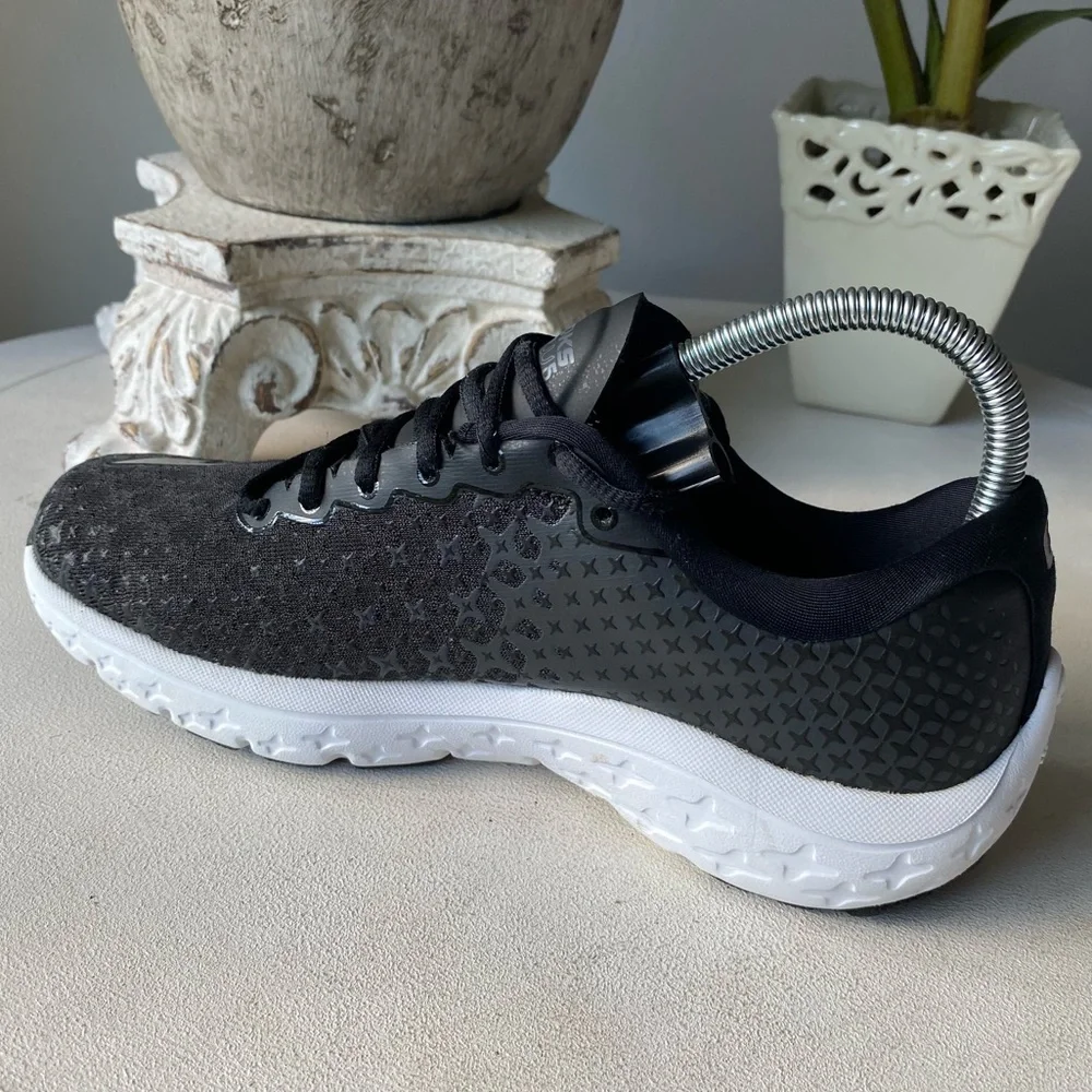 Brooks like new