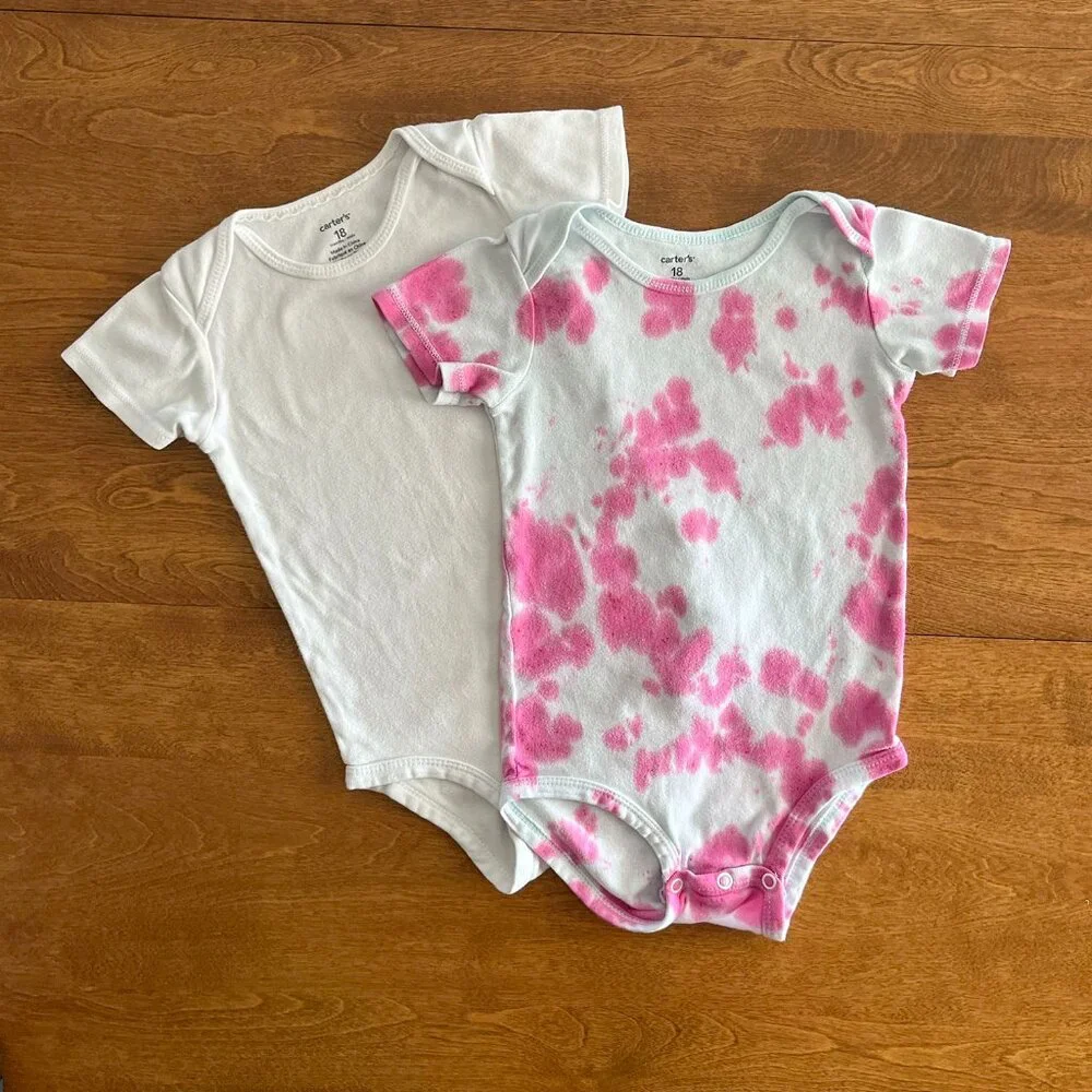 Carter's pink tie-dye and white onesies 18m *Free in bundle*