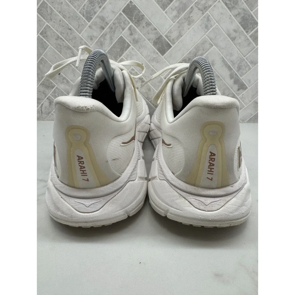 Hoka One One hoka one