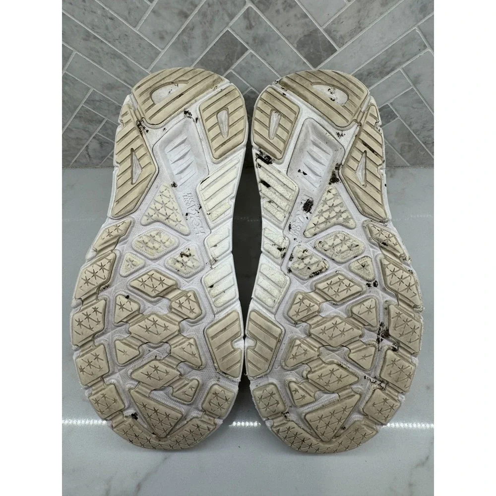 Hoka One One hoka one