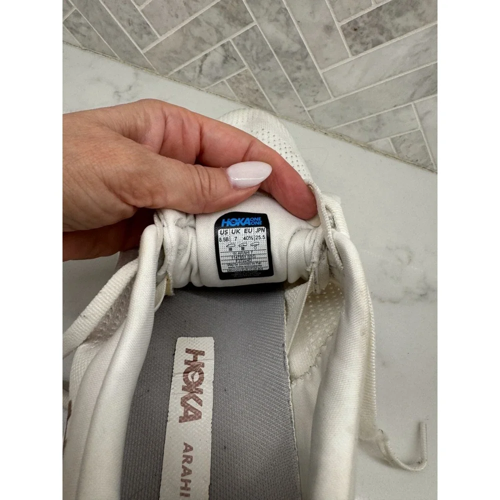 Hoka One One hoka one