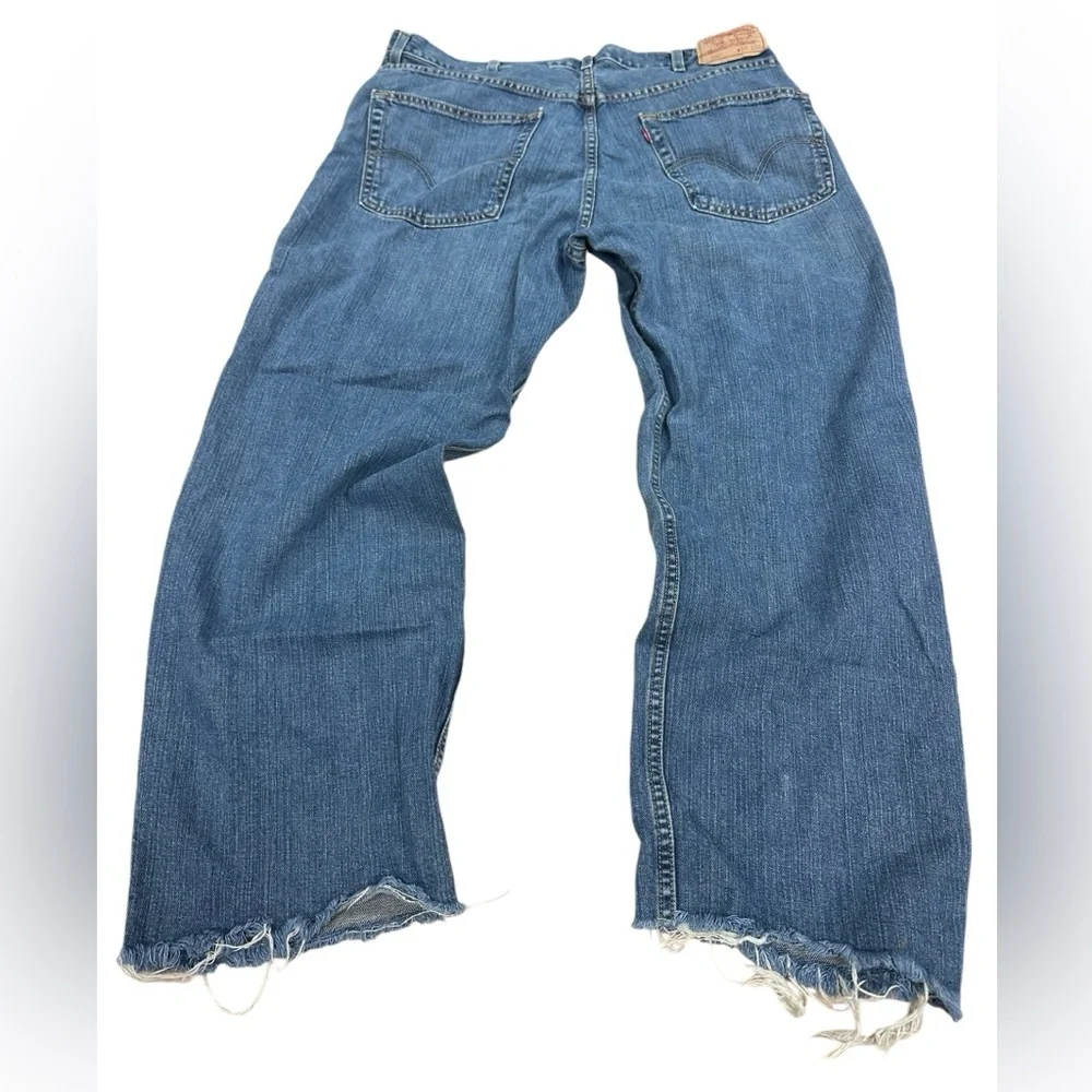Men’s Levi’s Strauss 550 relaxed fit 38 X 32 altered‎ length to 38 x 28 vintage