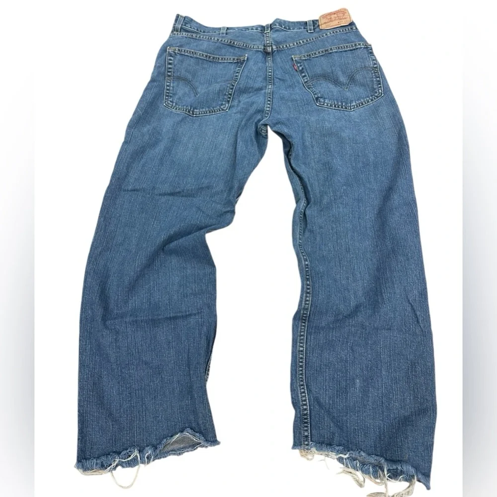 Men’s Levi’s Strauss 550 relaxed fit 38 X 32 altered‎ length to 38 x 28 vintage