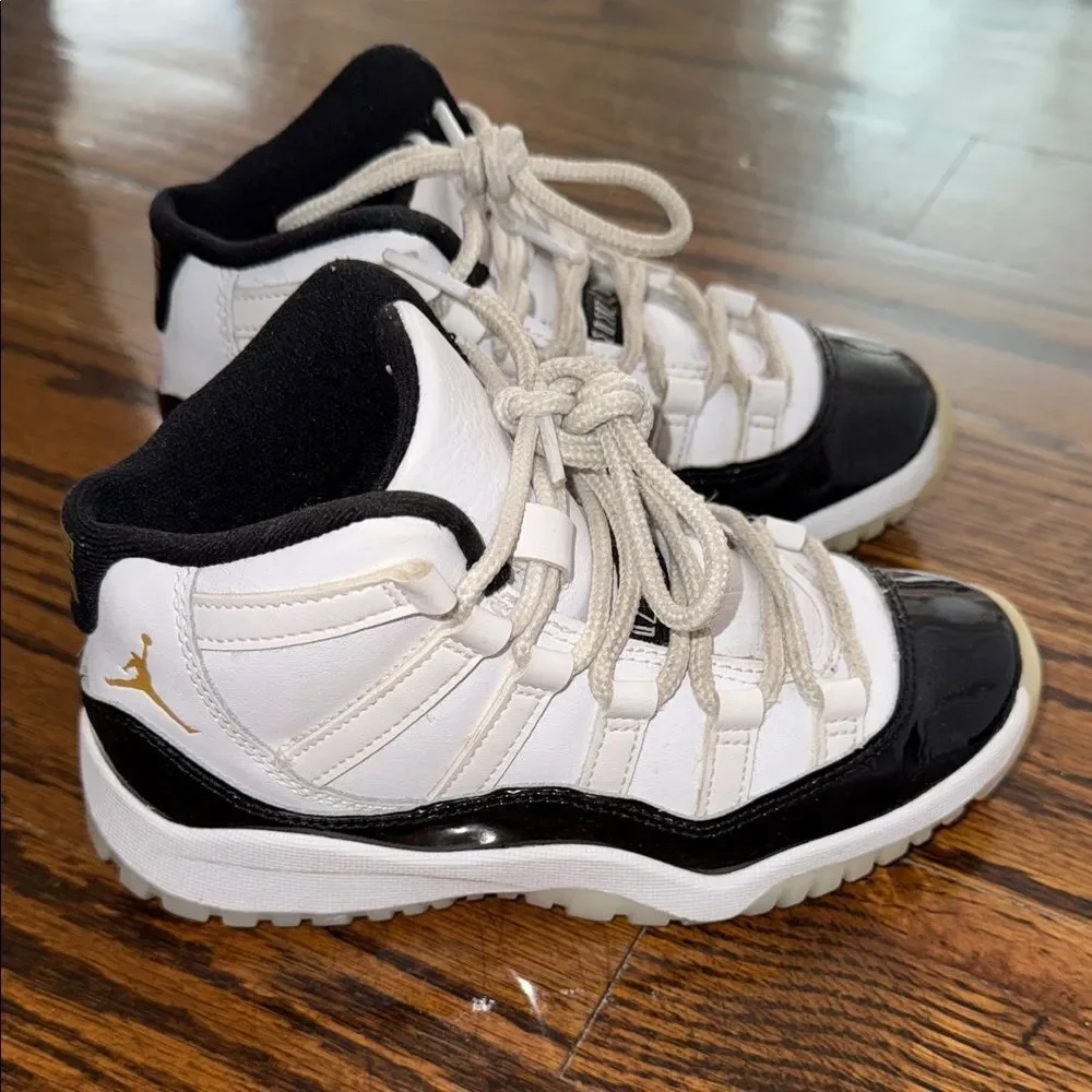 JORDAN 11 RETRO WHITE BLACK METALLIC GOLD SNEAKER 12C