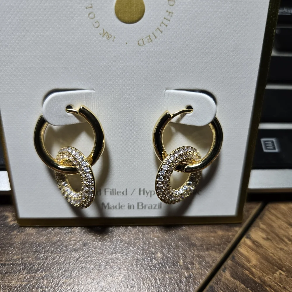 unknown chic gold
