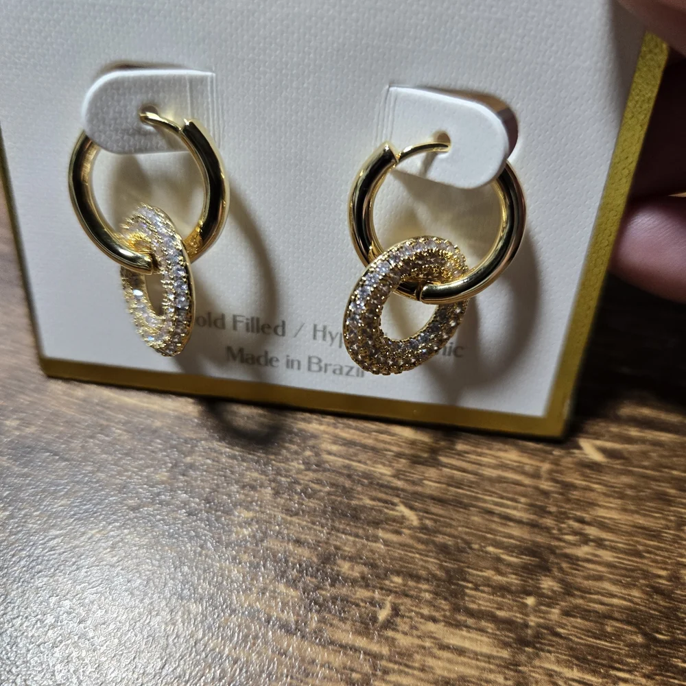 unknown chic gold