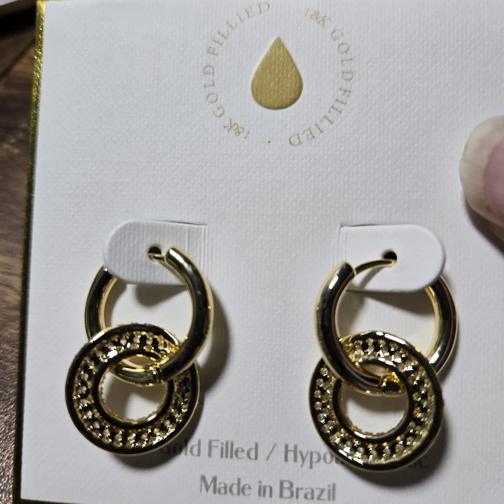 unknown chic gold