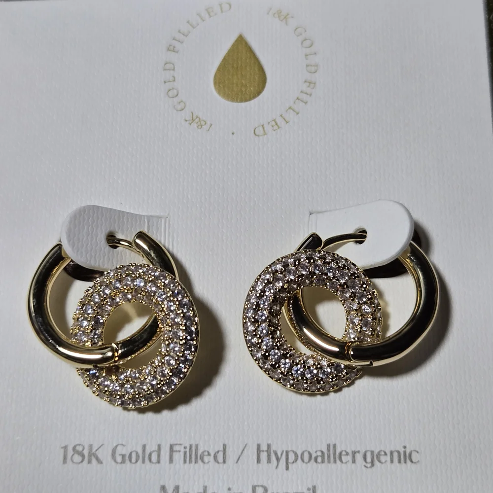 unknown chic gold