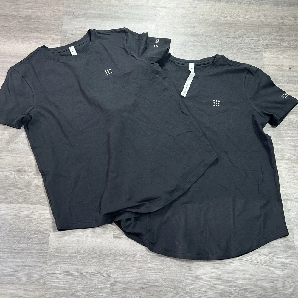 NWOT Set of 2 Lululemon Shirt Womens 6 Small Black Crew Stretch Tee Casual