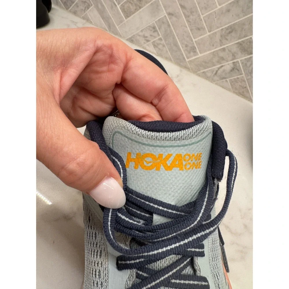 Hoka One One hoka one