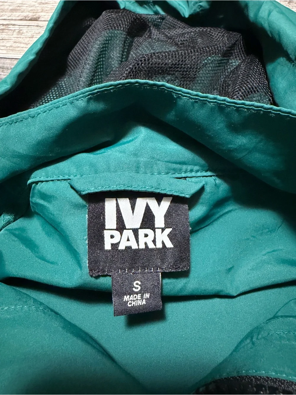 IVY PARK anorak flaws