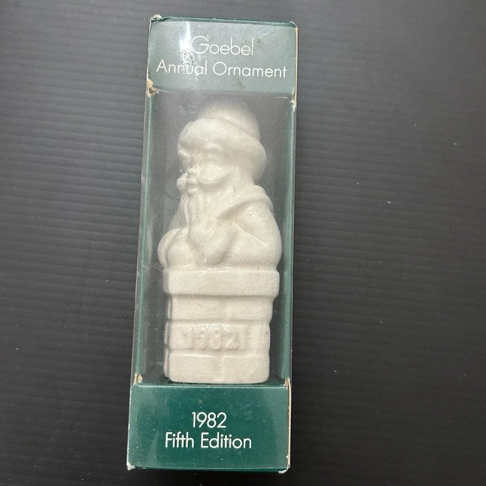 Goebel approx ornament