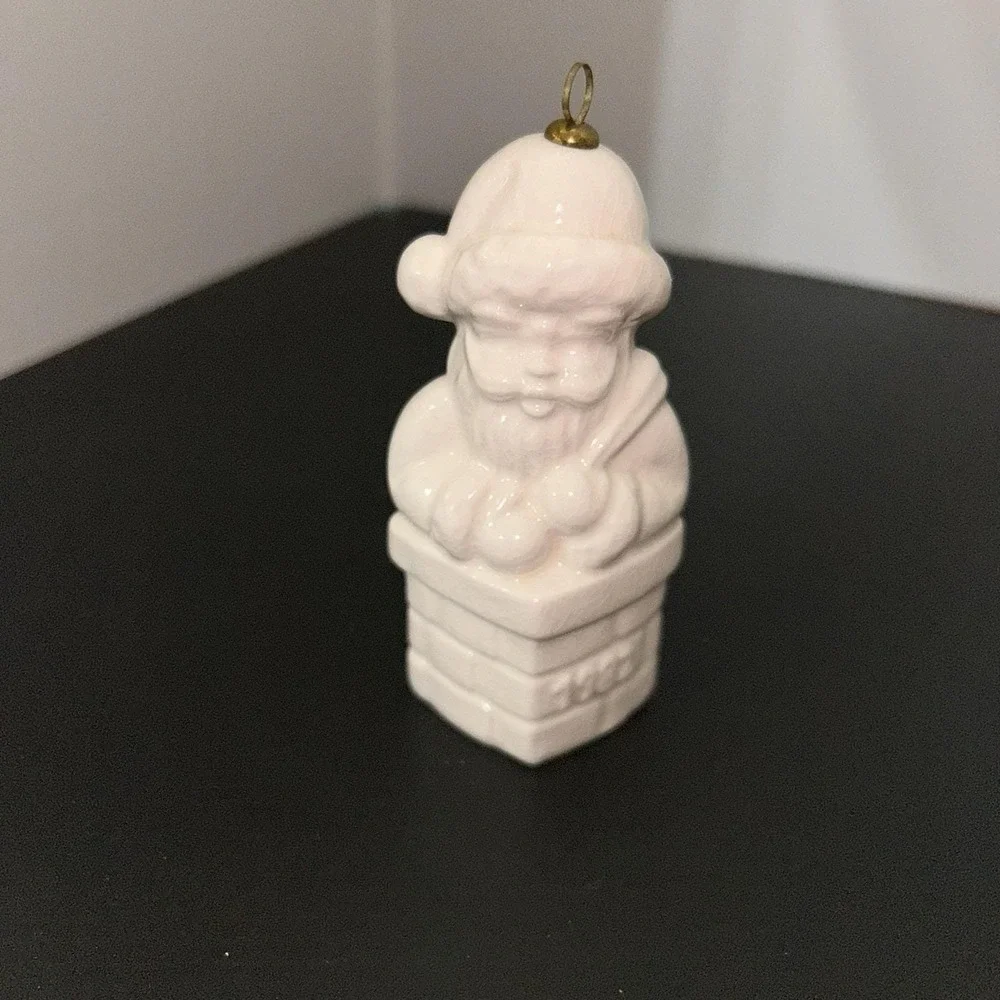 Goebel material from collectible