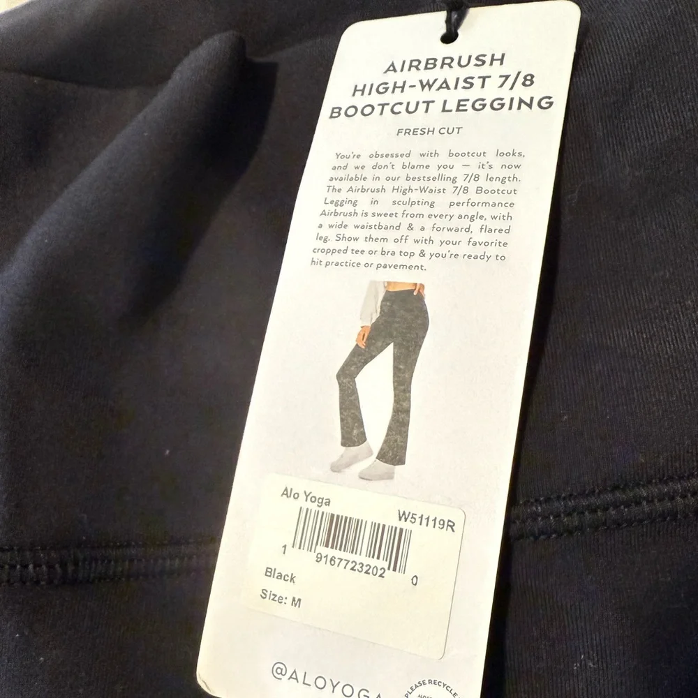 ALO Yoga color black