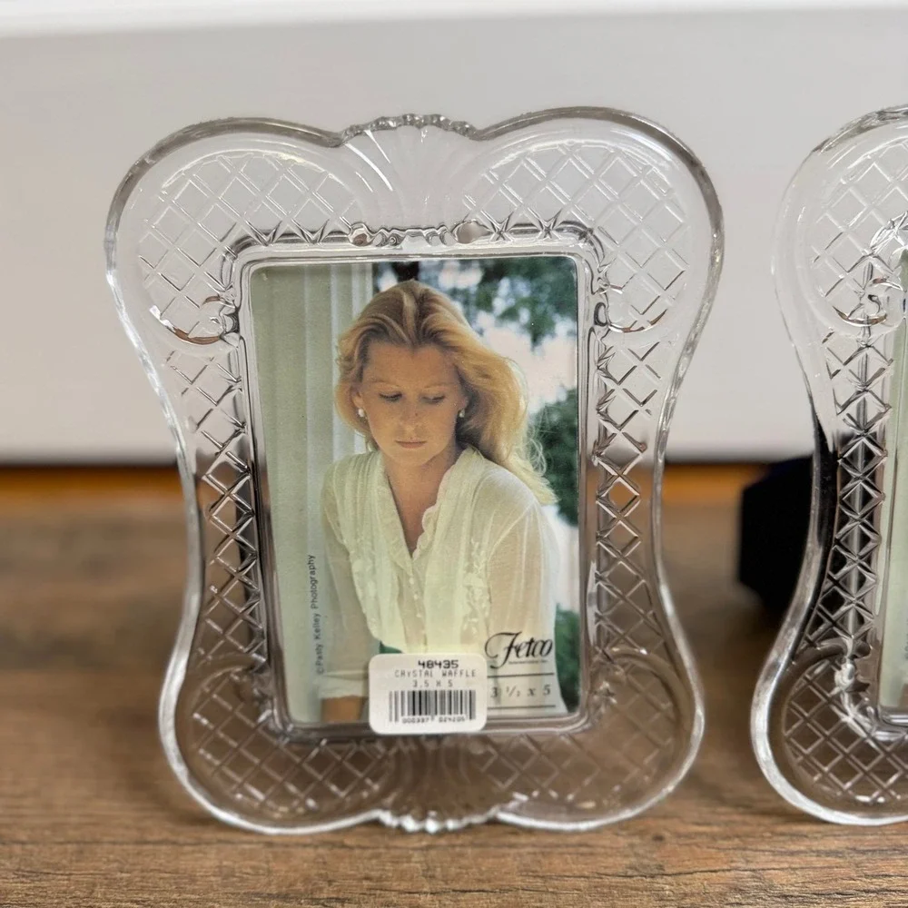 Set of 2 Crystal Waffle Picture Frames 3.5 x 5‎ by Fetco International 48435