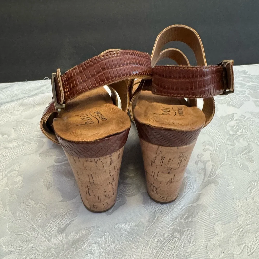b.o.c. comfort sandal viewing
