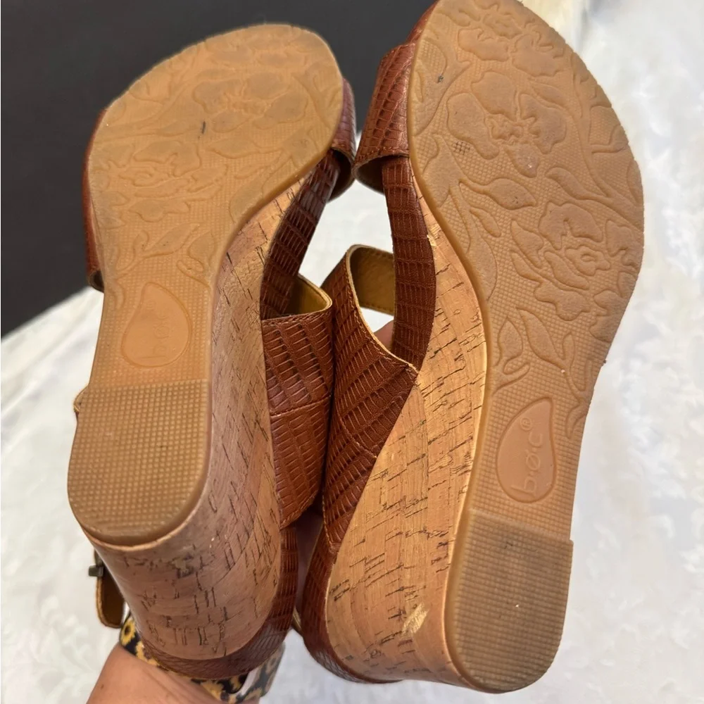 b.o.c. shoe embossed brown
