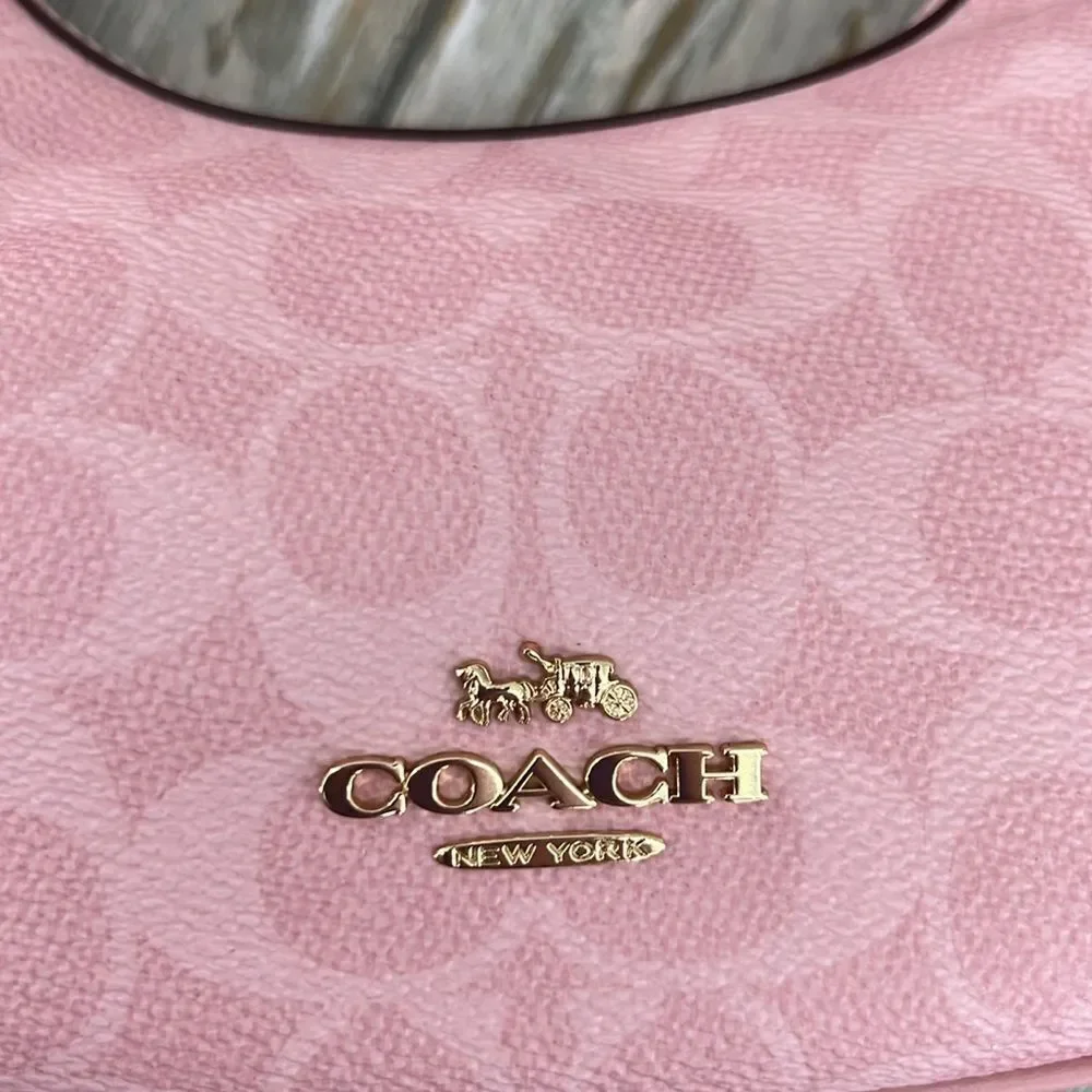 Coach measurements length