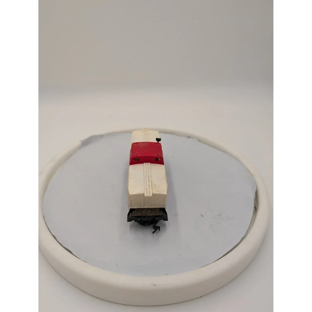 HO Scale Spirit of 76 Bicentennial Caboose Model Train Car Red White Blue‎