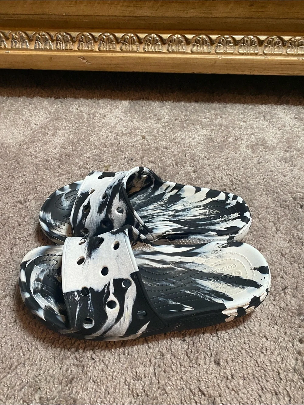 CROCS Classic marble Swirl Slide Sandals slip ons for Women