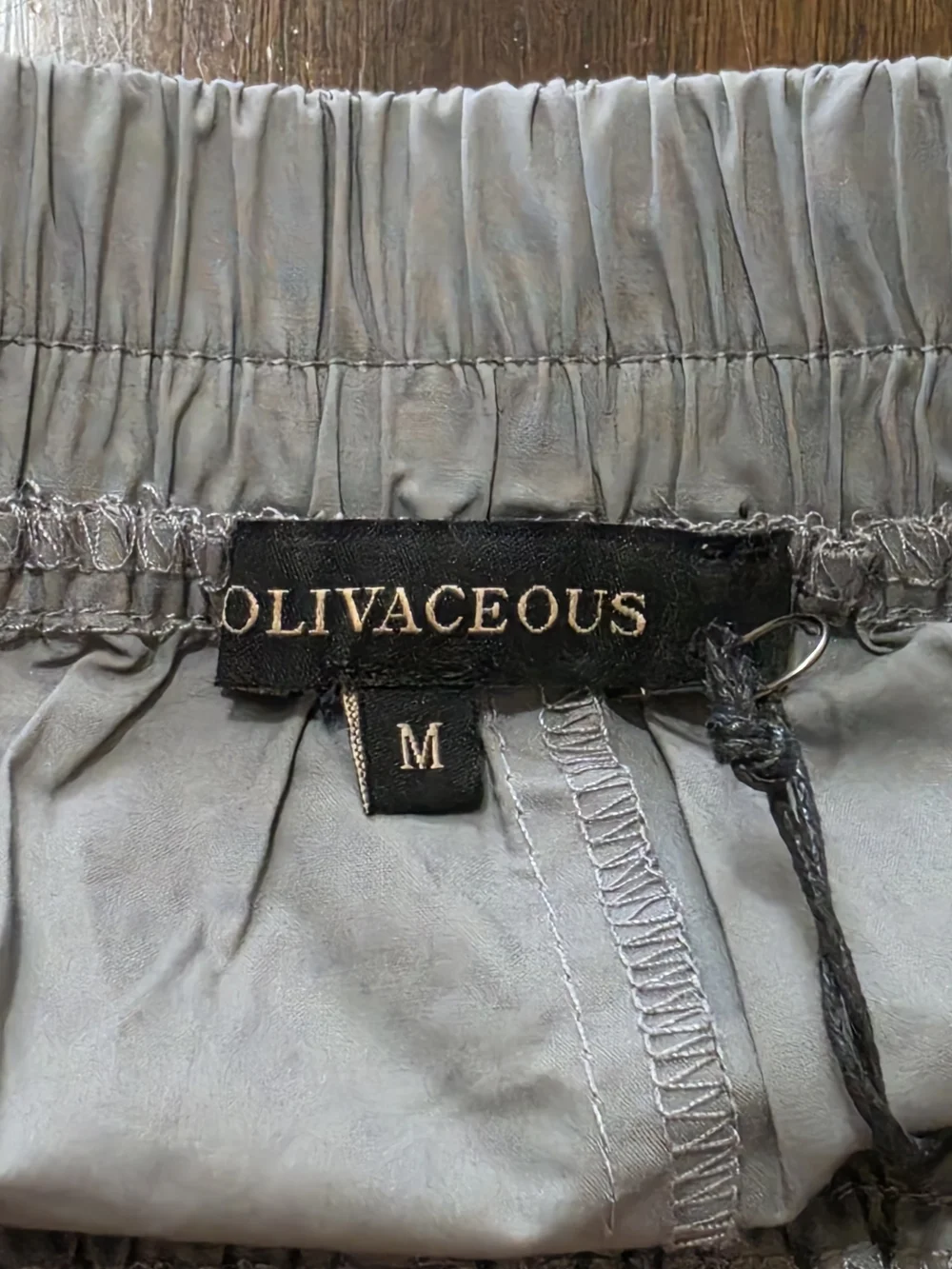 Olivaceous comfortable elastic