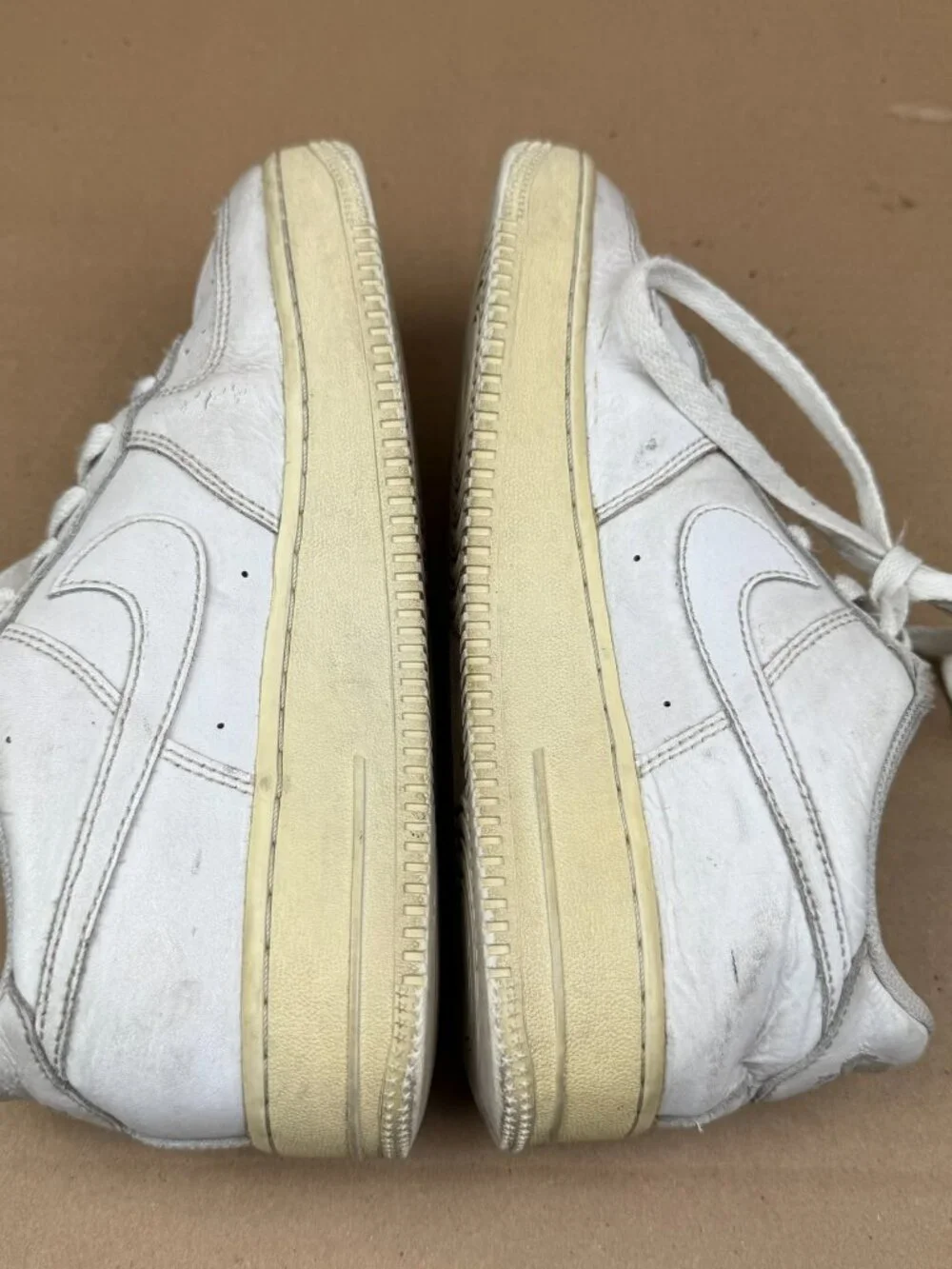 N/A white sneakers