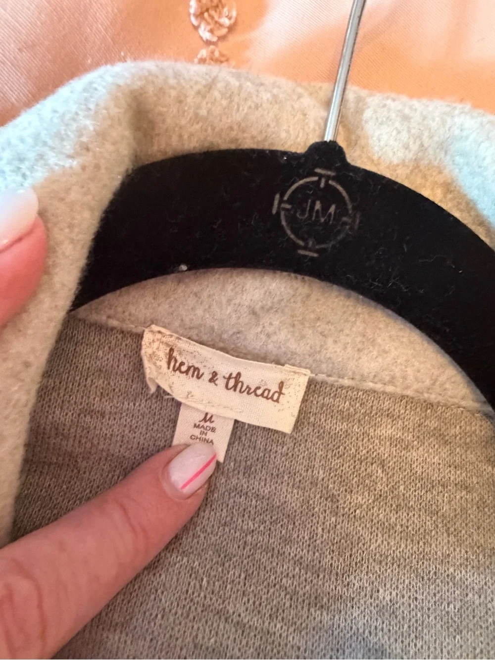 Hem & Thread tone pockets