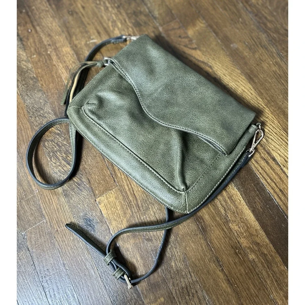 Moda Luxe‎ Fold over Women's Green Faux Leather Crossbody Purse Adjustable Strap