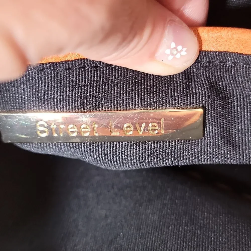 Street Level stylish round