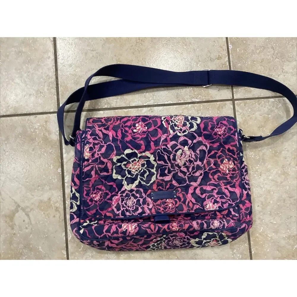 Vera Bradley large messenger bag katalina pink Clean Inside‎ 15 X 12 Crossbody