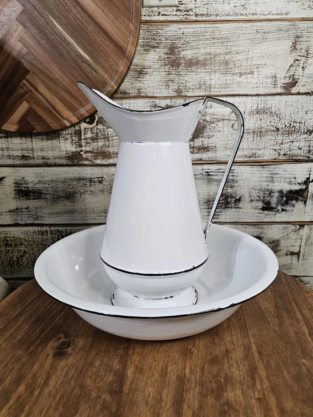 N/A retro white